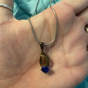 Vintage blue sapphire pendant with chain